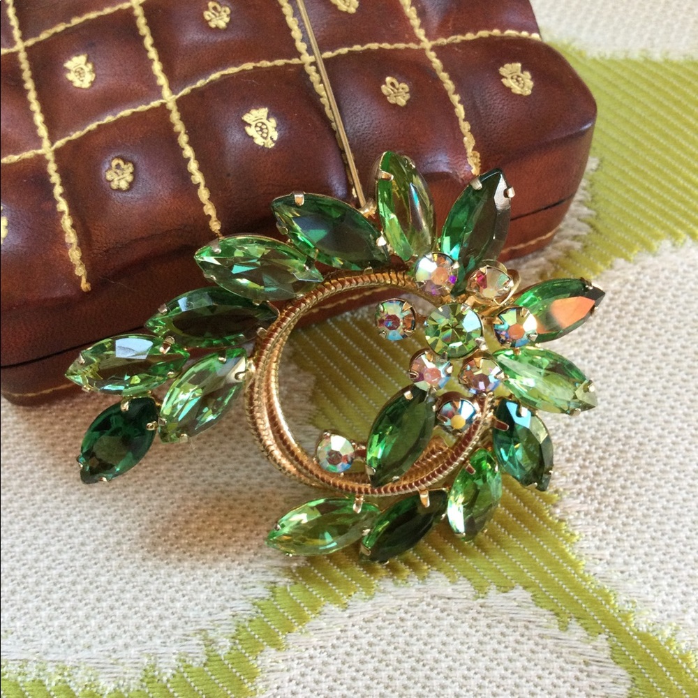 Vintage Rhinestone Brooch / Pendant - Marquis shaped stones.